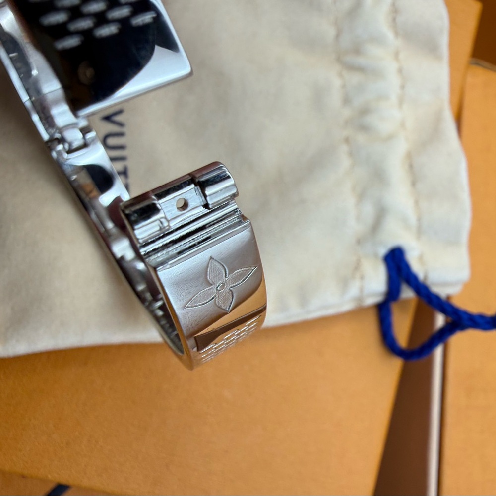 Louis Vuitton Monogram Silver Bracelet in Medium - Picture 7 of 10